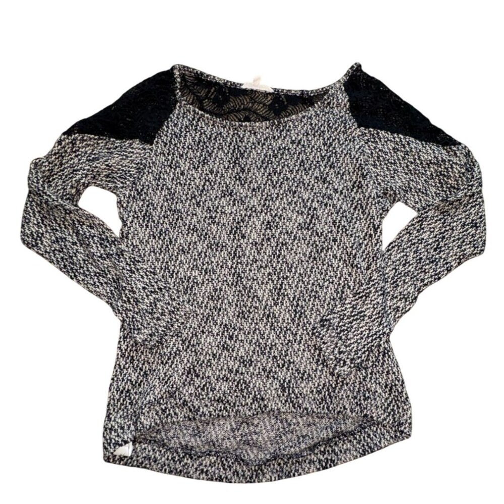 Tea n Rose Light Weight Knit Blouse With Lace Panel-Black-Size Small-GUC